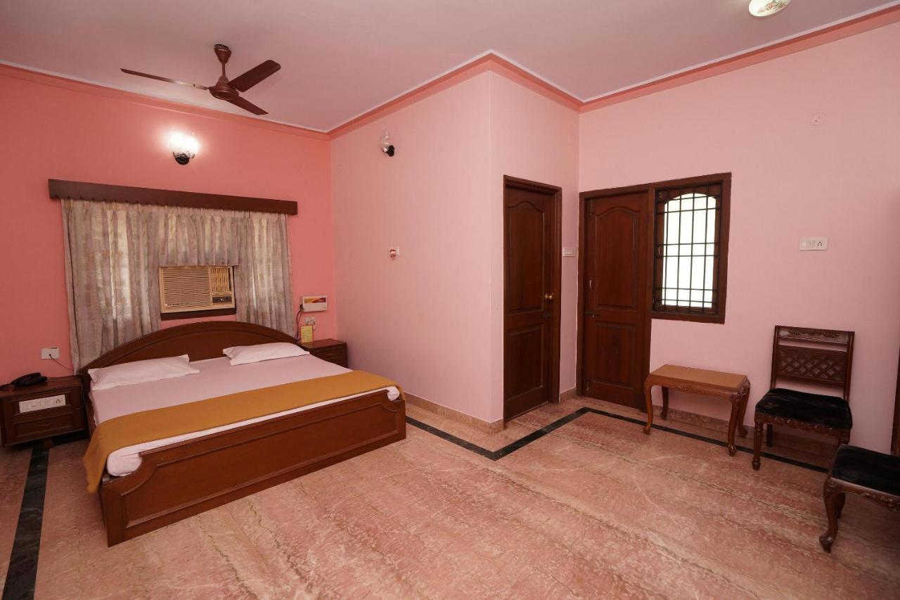 Lloyds Serviced Apartments,Krishna Street,T Nagar Chennai Bagian luar foto