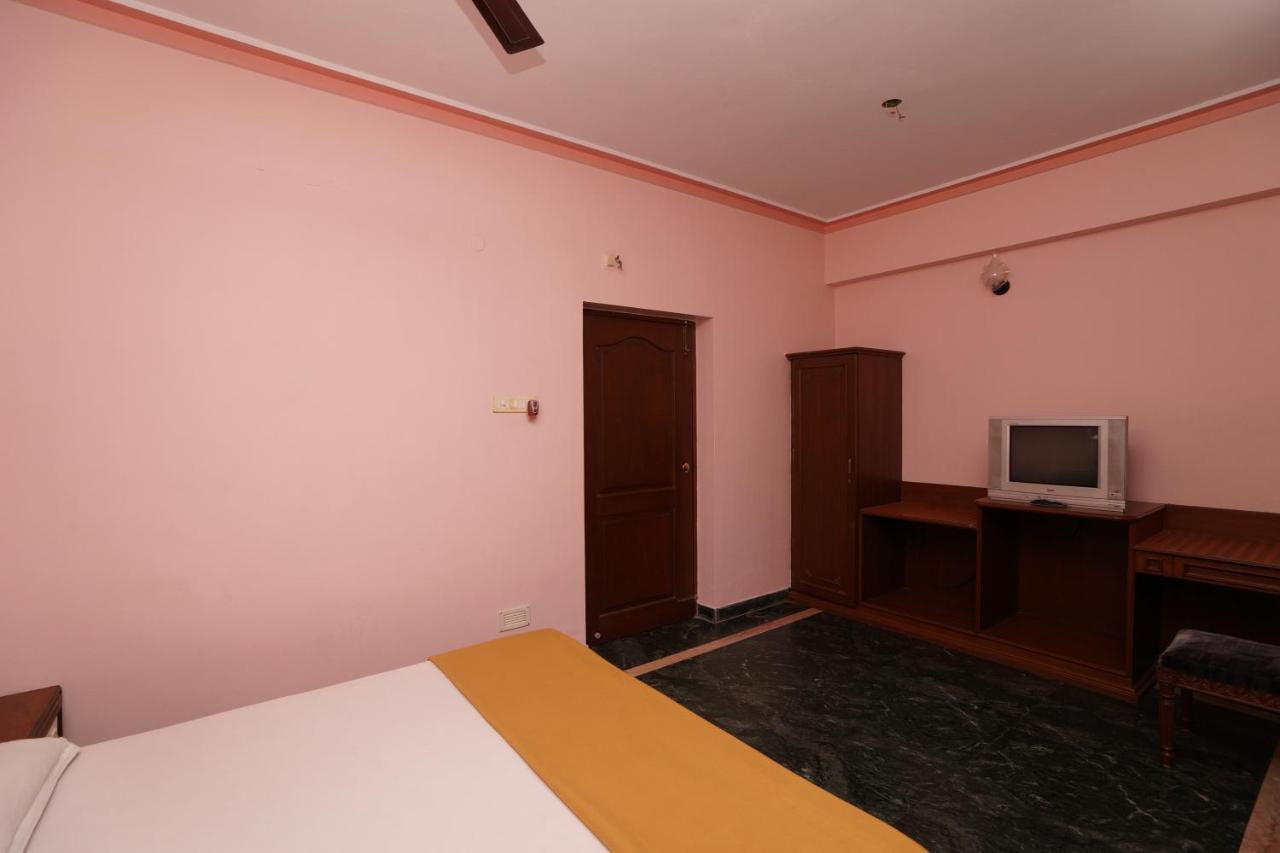 Lloyds Serviced Apartments,Krishna Street,T Nagar Chennai Bagian luar foto