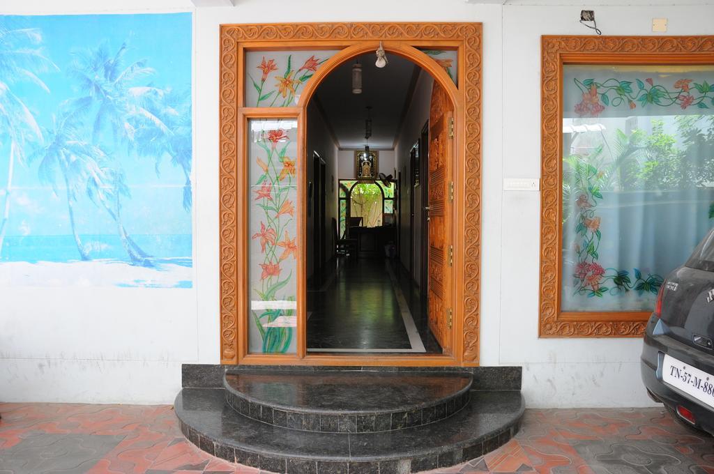 Lloyds Serviced Apartments,Krishna Street,T Nagar Chennai Ruang foto