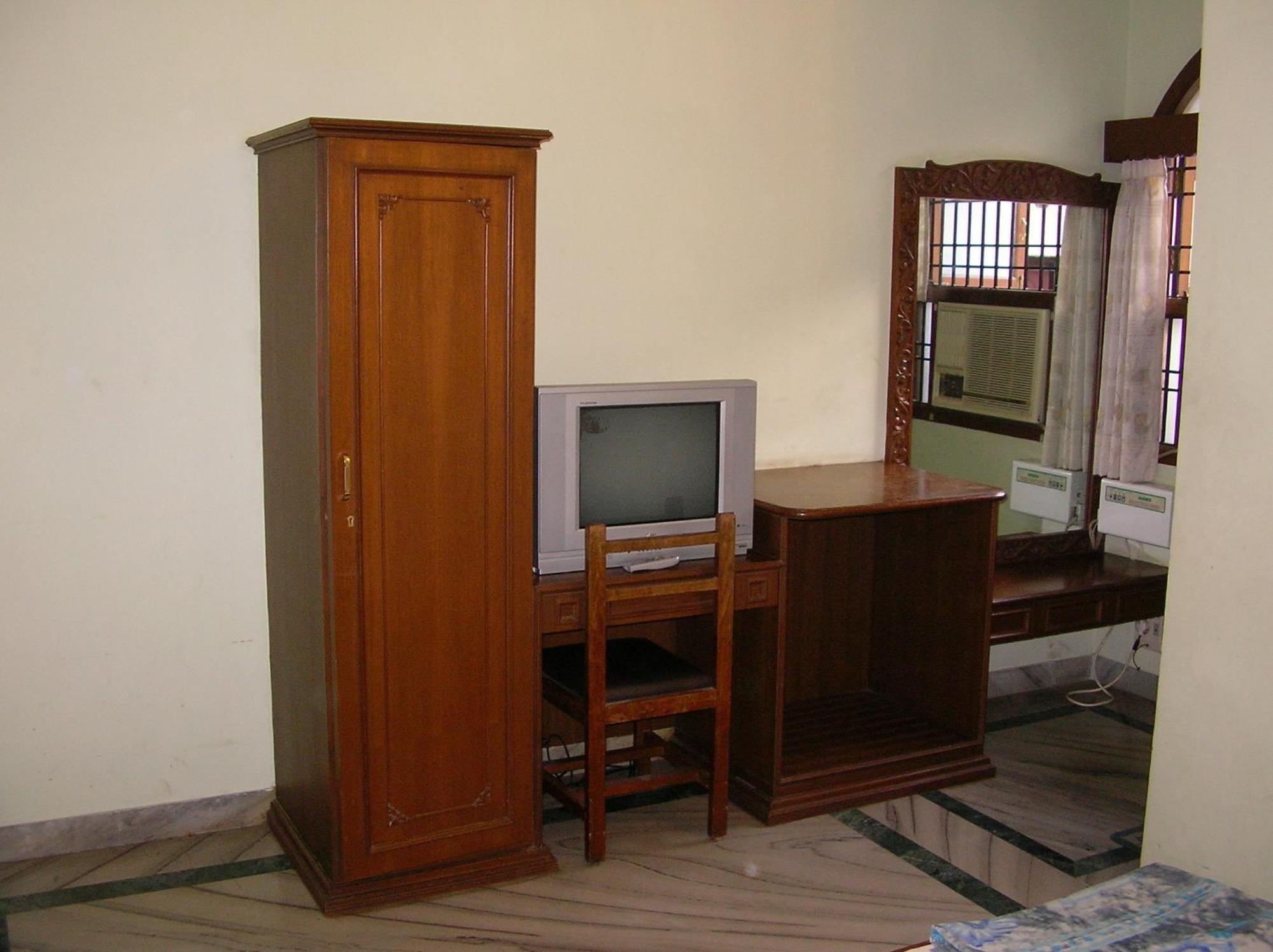 Lloyds Serviced Apartments,Krishna Street,T Nagar Chennai Ruang foto