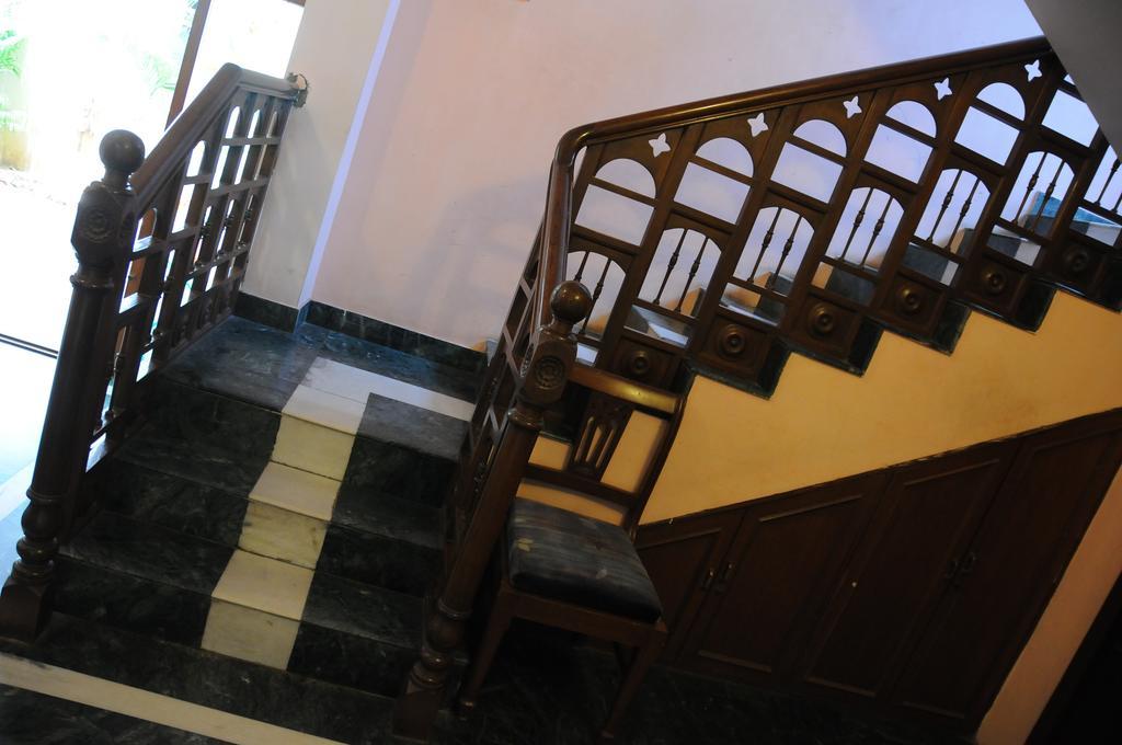 Lloyds Serviced Apartments,Krishna Street,T Nagar Chennai Ruang foto
