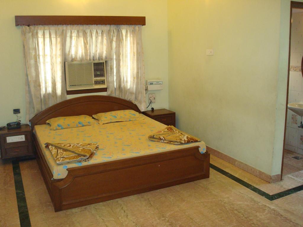 Lloyds Serviced Apartments,Krishna Street,T Nagar Chennai Ruang foto