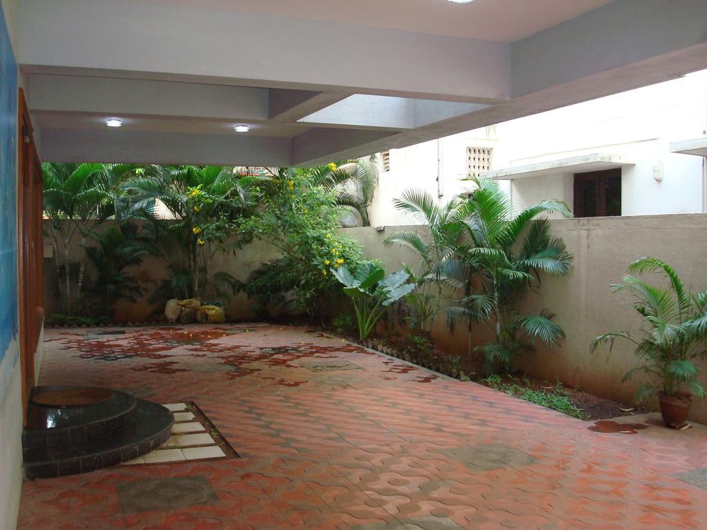 Lloyds Serviced Apartments,Krishna Street,T Nagar Chennai Ruang foto
