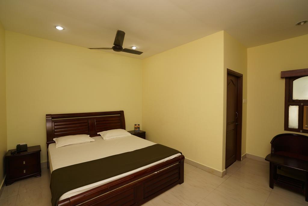 Lloyds Serviced Apartments,Krishna Street,T Nagar Chennai Bagian luar foto