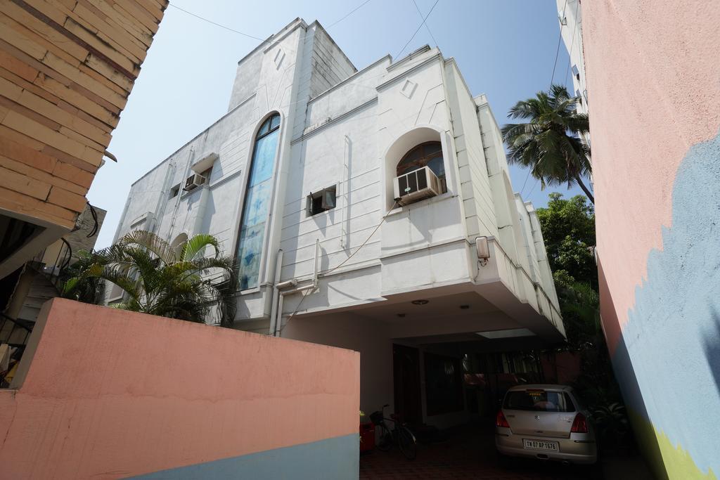 Lloyds Serviced Apartments,Krishna Street,T Nagar Chennai Bagian luar foto