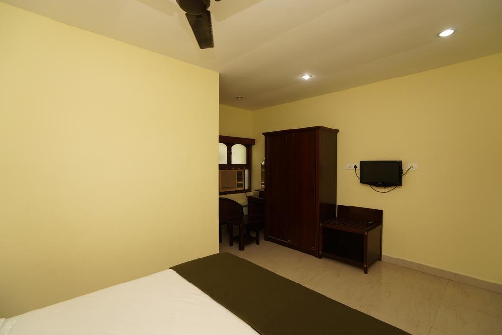 Lloyds Serviced Apartments,Krishna Street,T Nagar Chennai Bagian luar foto